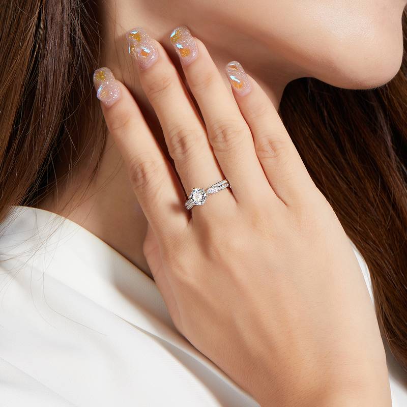 直臂微镶星光皇后S925银镀白金MoissaniteWomen's Ring1ctD级